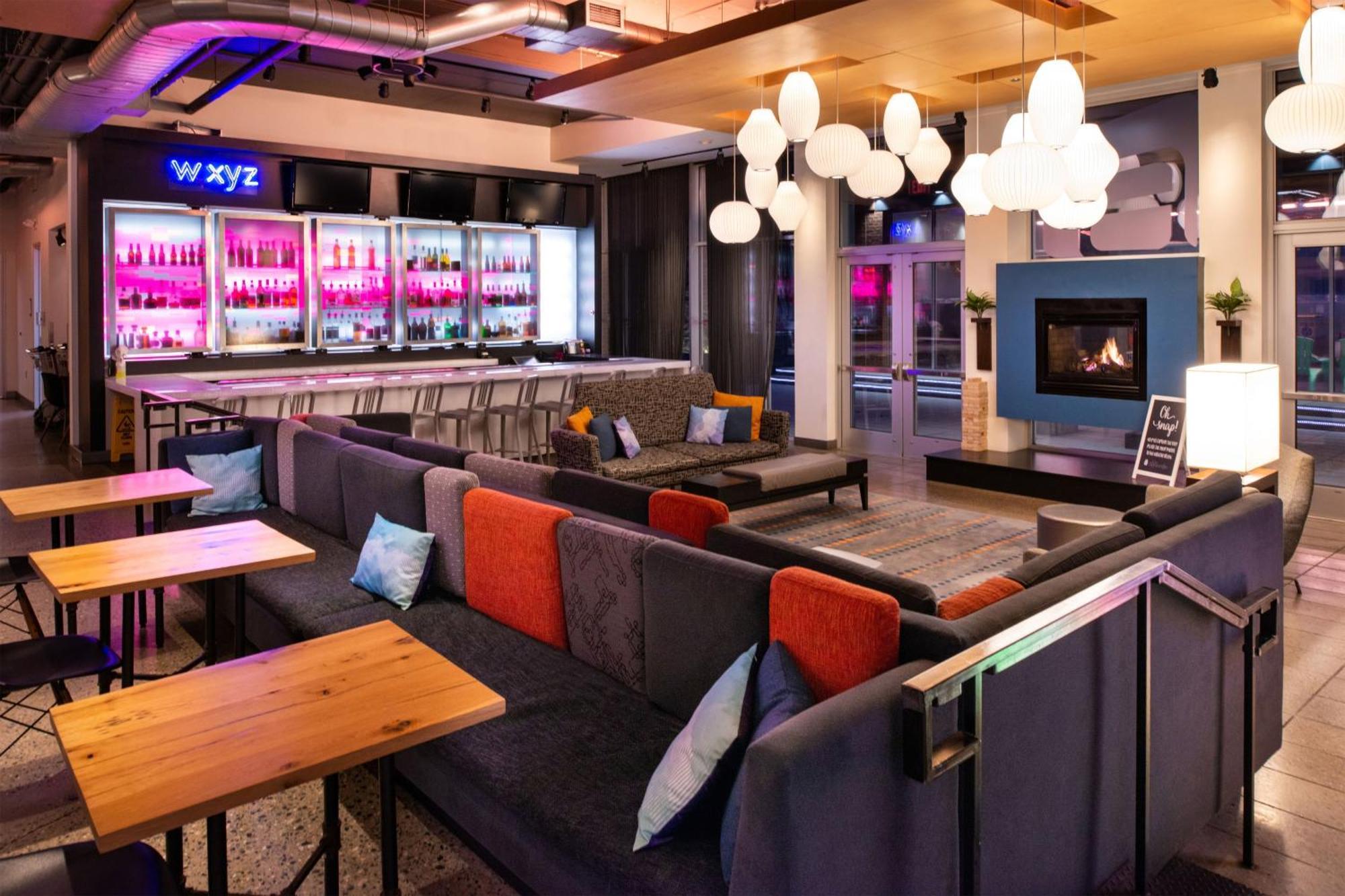Отель Aloft Лексингтон Экстерьер фото
